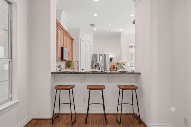 1525 Rosewood Street, Houston, TX 77004
