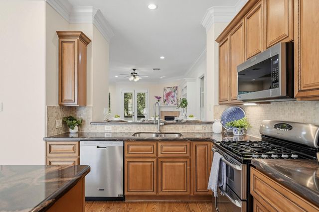 1525 Rosewood Street, Houston, TX 77004