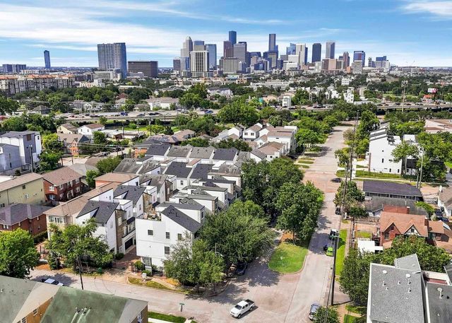 1525 Rosewood Street, Houston, TX 77004