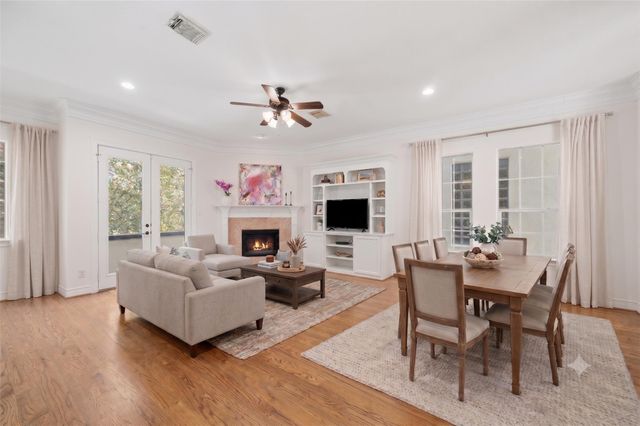1525 Rosewood Street, Houston, TX 77004