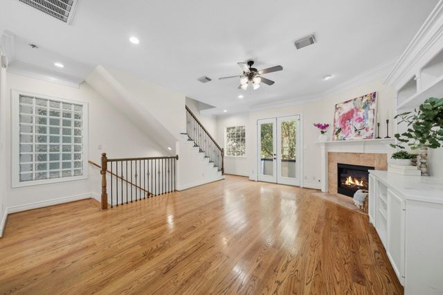 1525 Rosewood Street, Houston, TX 77004