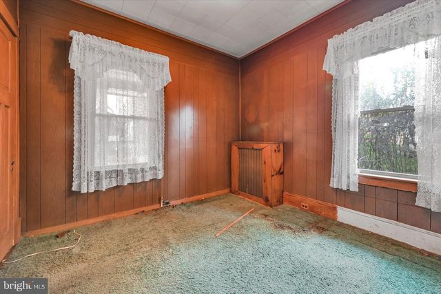 32 S JACKSON ST, Pottsville, PA 17901