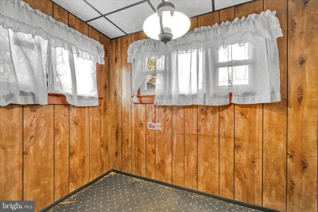 32 S JACKSON ST, Pottsville, PA 17901
