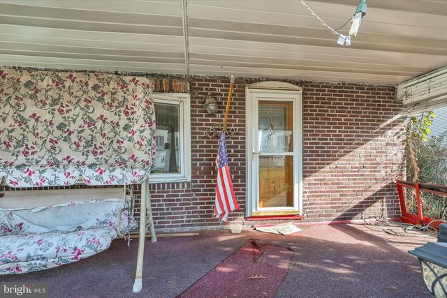 32 S JACKSON ST, Pottsville, PA 17901
