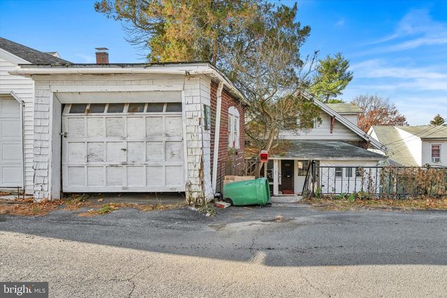 32 S JACKSON ST, Pottsville, PA 17901
