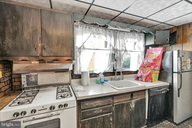 32 S JACKSON ST, Pottsville, PA 17901