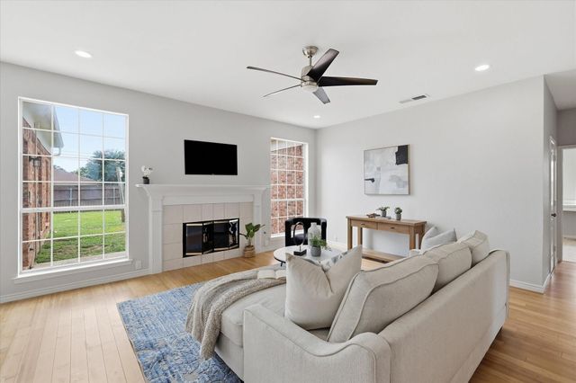 2209 Everglade Court, Carrollton, TX 75006