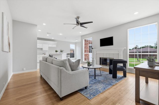 2209 Everglade Court, Carrollton, TX 75006
