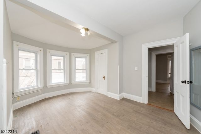 122 Milligan Pl, South Orange Village Twp., NJ 07079