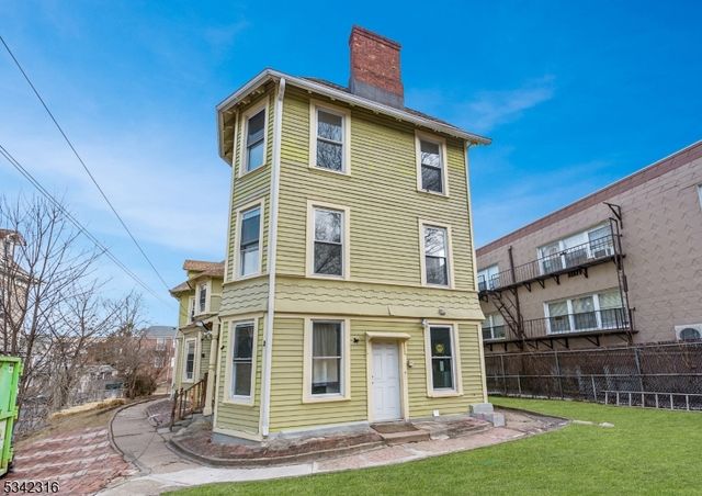 122 Milligan Pl, South Orange Village Twp., NJ 07079