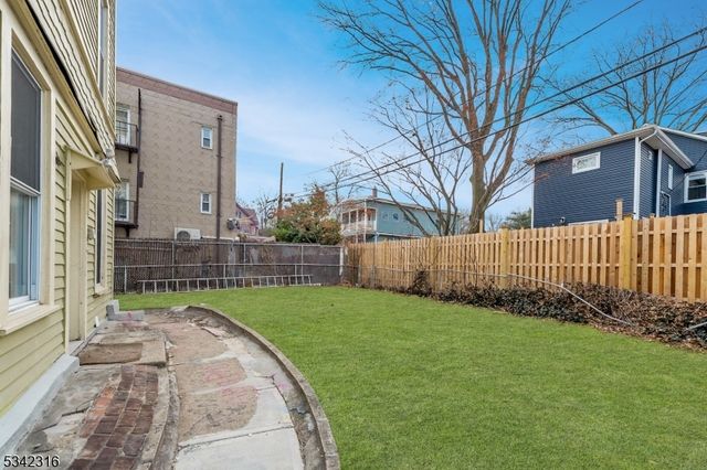 122 Milligan Pl, South Orange Village Twp., NJ 07079