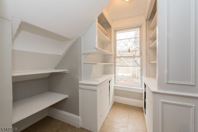 122 Milligan Pl, South Orange Village Twp., NJ 07079