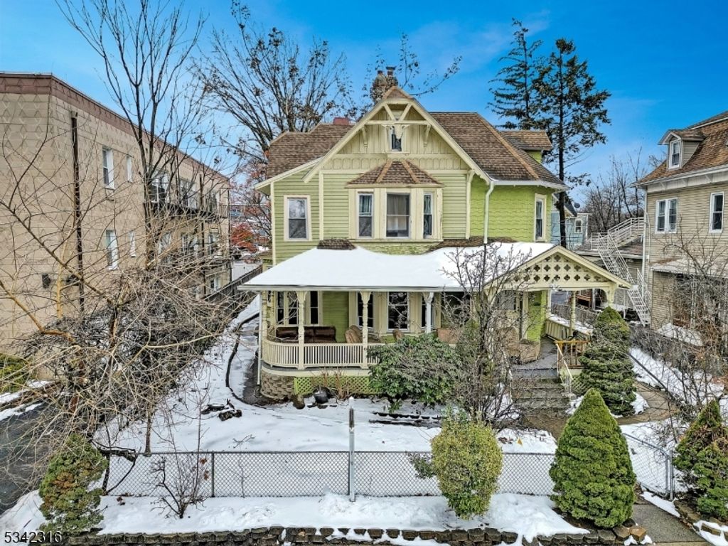 122 Milligan Pl, South Orange Village Twp., NJ 07079