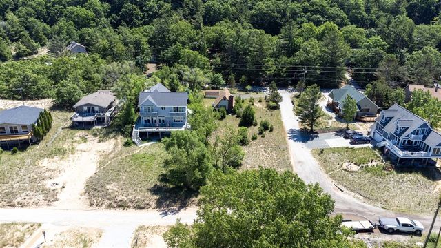 55 S Lighthouse Drive, Mears, MI 49436