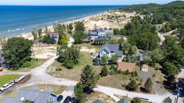 55 S Lighthouse Drive, Mears, MI 49436