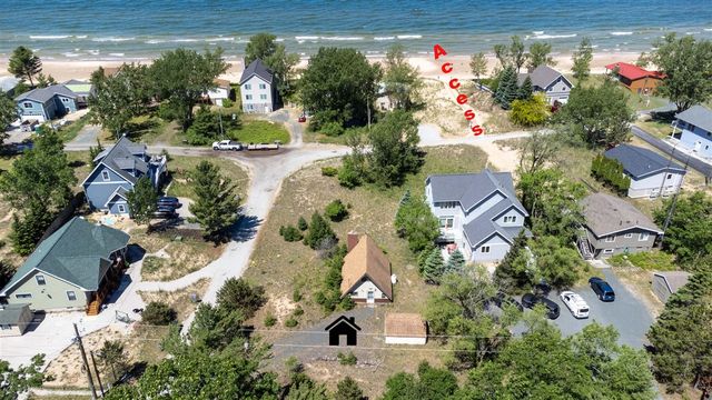 55 S Lighthouse Drive, Mears, MI 49436