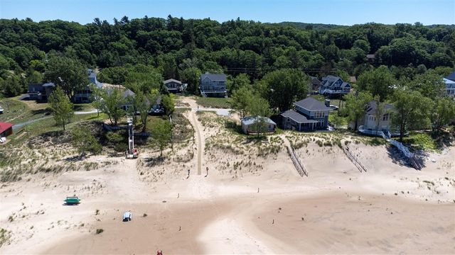 55 S Lighthouse Drive, Mears, MI 49436