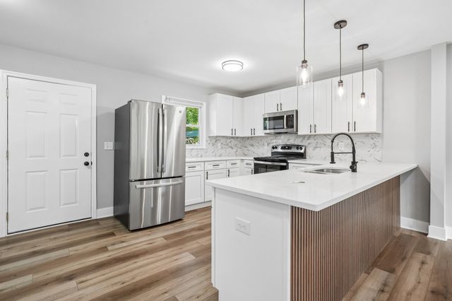 1611 Eagle St, Murfreesboro, TN 37130