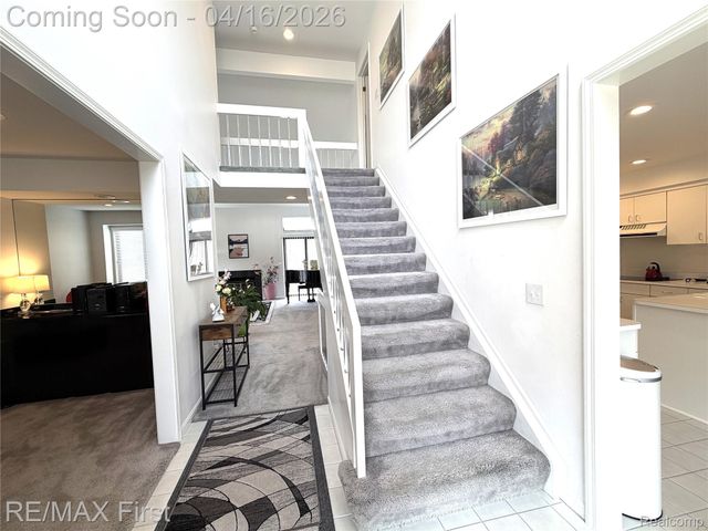 29349 W Chanticleer Drive, Southfield, MI 48034