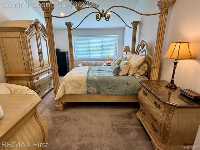 29349 W Chanticleer Drive, Southfield, MI 48034