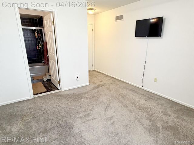 29349 W Chanticleer Drive, Southfield, MI 48034