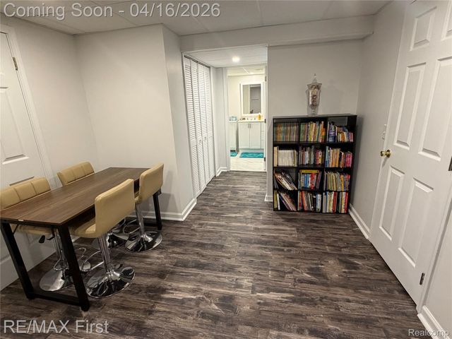 29349 W Chanticleer Drive, Southfield, MI 48034