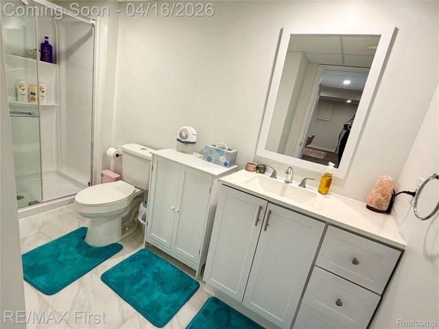 29349 W Chanticleer Drive, Southfield, MI 48034