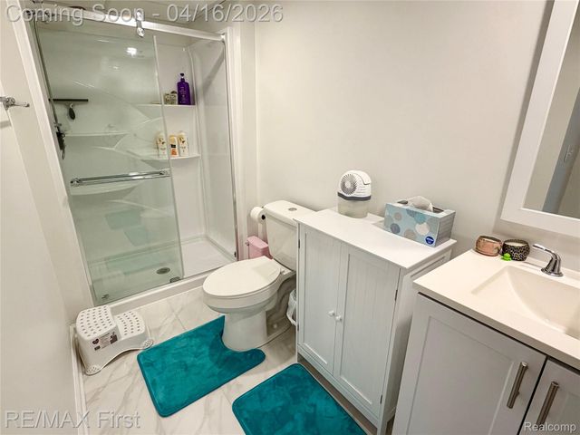 29349 W Chanticleer Drive, Southfield, MI 48034