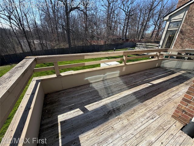 29349 W Chanticleer Drive, Southfield, MI 48034
