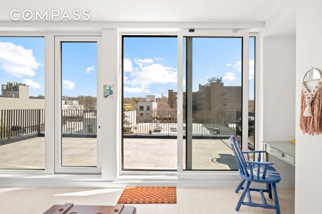 112 Cooper St Apt 4B, New York City, NY 11207