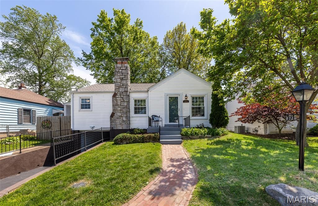 8726 Florence Avenue, Brentwood, MO 63144