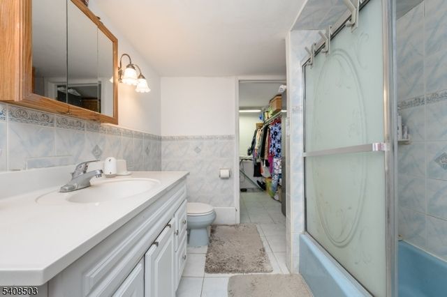 19 Skyland Ave, Wanaque Boro, NJ 07420