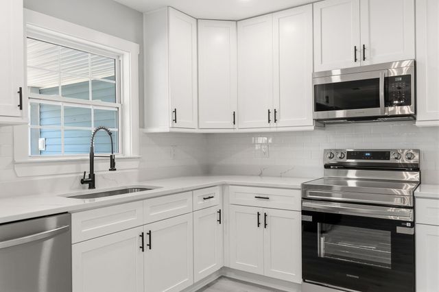 320 Muscari Dr., Murrells Inlet, SC 29576