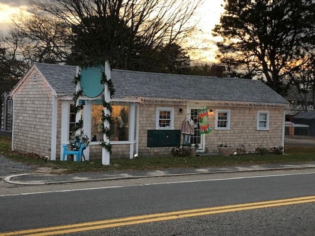 855 Main St, Dennis, MA 02638