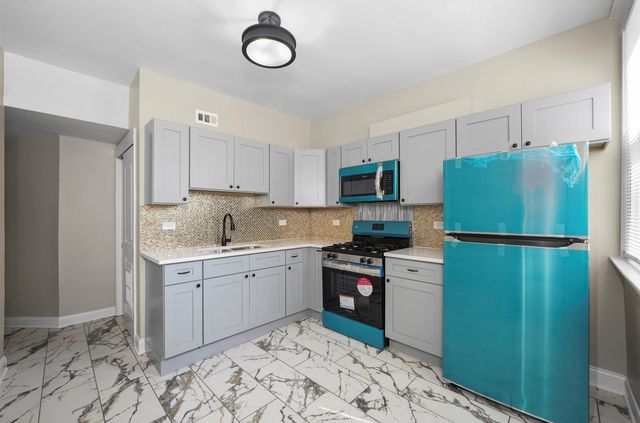 7548 S Harvard Avenue 2, Chicago, IL 60620