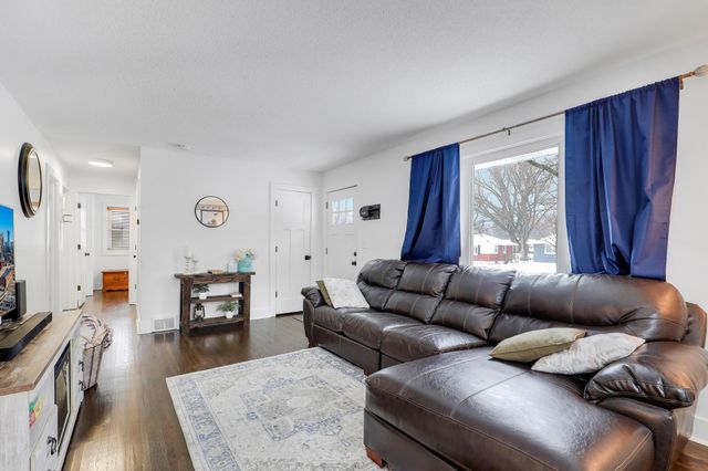 3424 Wilshire Place NE, Minneapolis, MN 55418