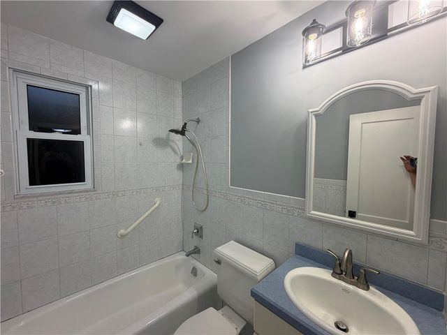 2740 Elm Court, Allentown City, PA 18104
