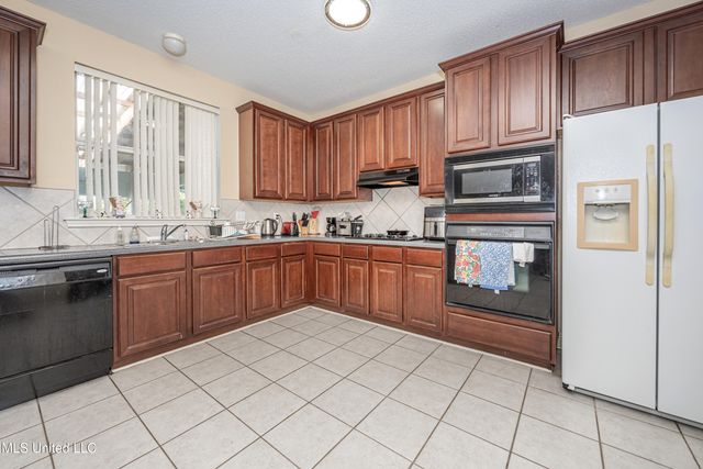 4608 Pinehaven Drive, Ocean Springs, MS 39564