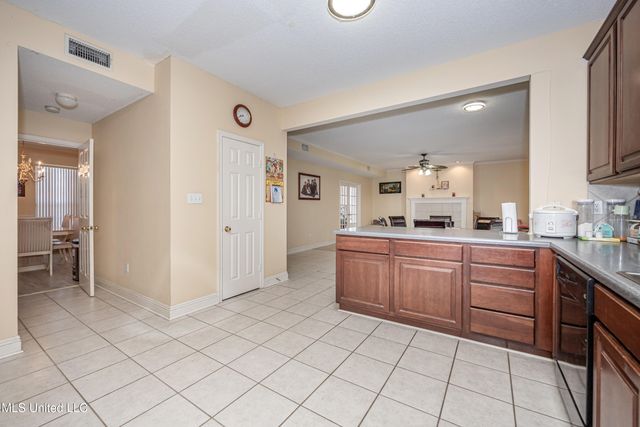 4608 Pinehaven Drive, Ocean Springs, MS 39564