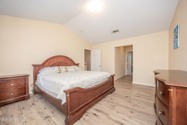 4608 Pinehaven Drive, Ocean Springs, MS 39564