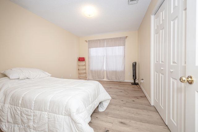 4608 Pinehaven Drive, Ocean Springs, MS 39564