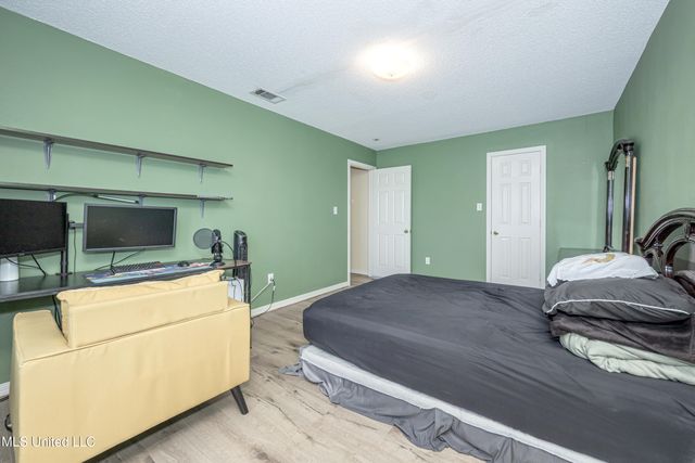 4608 Pinehaven Drive, Ocean Springs, MS 39564