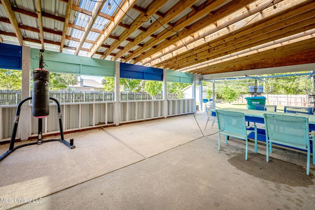 4608 Pinehaven Drive, Ocean Springs, MS 39564