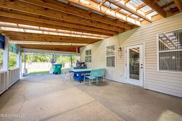 4608 Pinehaven Drive, Ocean Springs, MS 39564