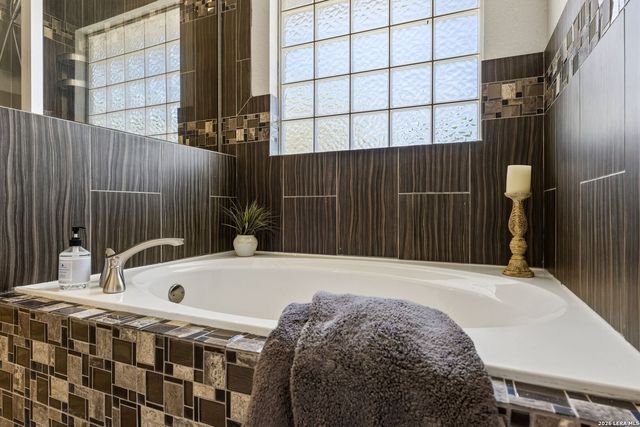 2515 Slickrock Way, San Antonio, TX 78258