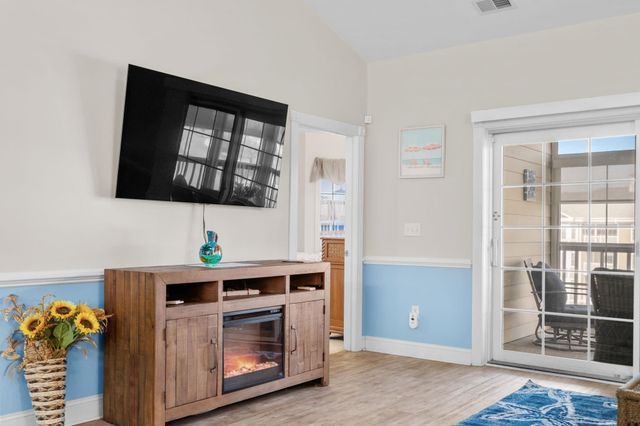 4879 Luster Leaf Cir Apt 404, Myrtle Beach, SC 29577