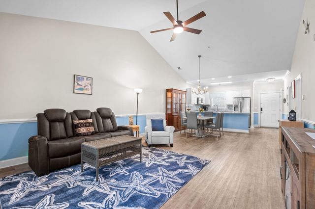 4879 Luster Leaf Cir Apt 404, Myrtle Beach, SC 29577