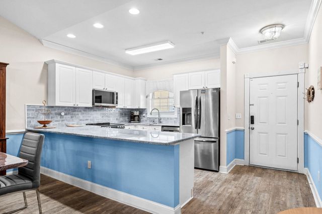 4879 Luster Leaf Cir Apt 404, Myrtle Beach, SC 29577