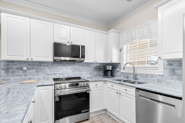 4879 Luster Leaf Cir Apt 404, Myrtle Beach, SC 29577