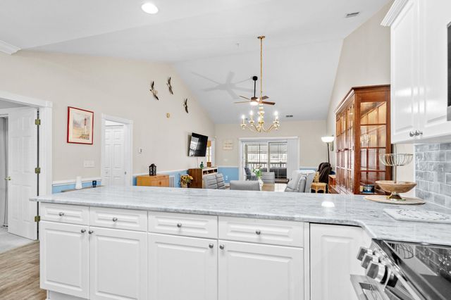 4879 Luster Leaf Cir Apt 404, Myrtle Beach, SC 29577